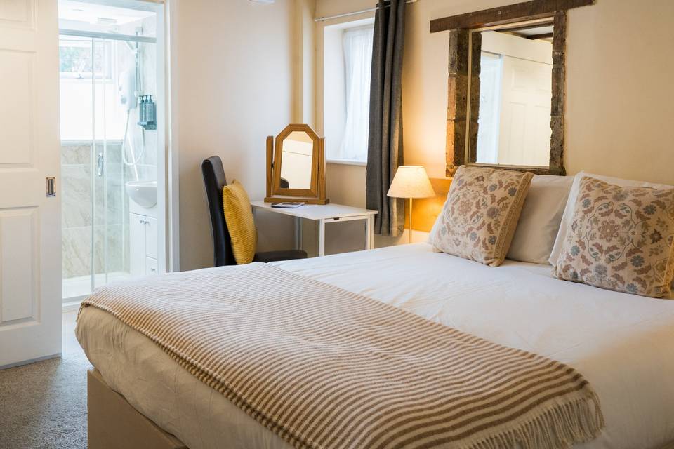 Double room with ensuite