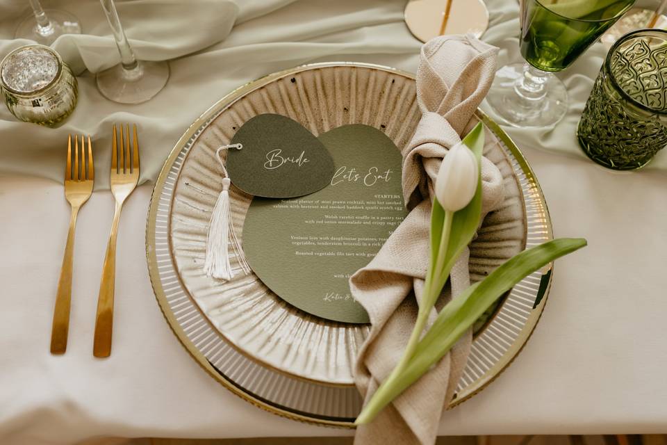 Charger plate, menu & name