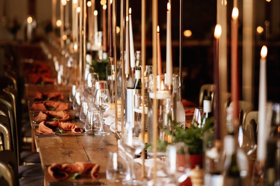 Candle and gold pillar tables