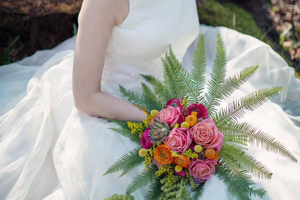 Summer woodland bridal bouqet