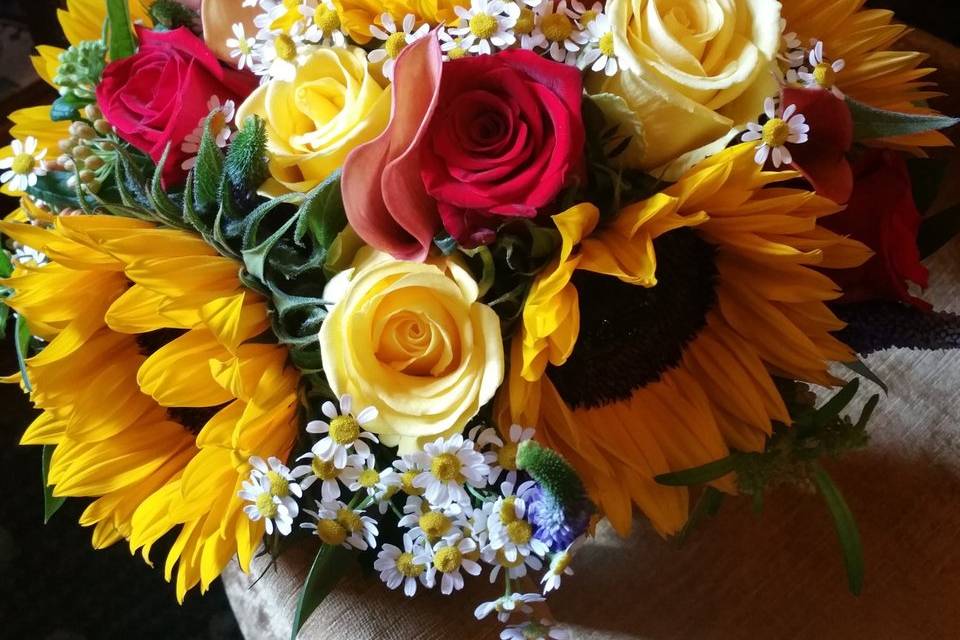 Sunflower & roses bridal