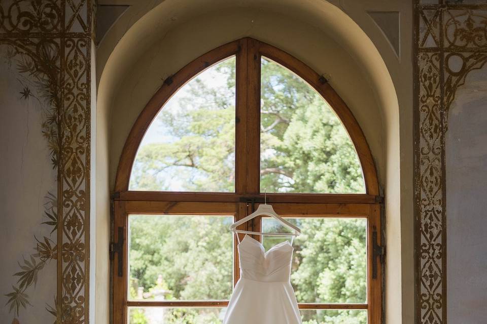 Details bridal prep.
