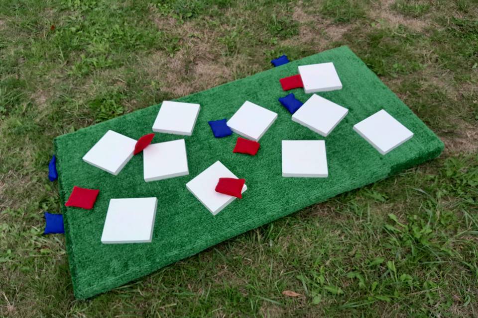 Squares lawn game