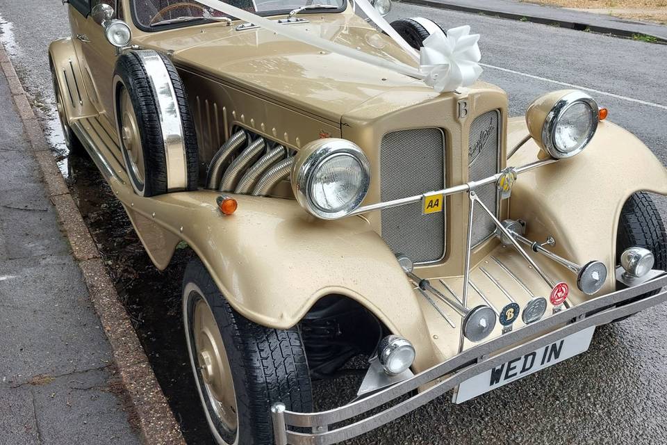 Vintage wedding car