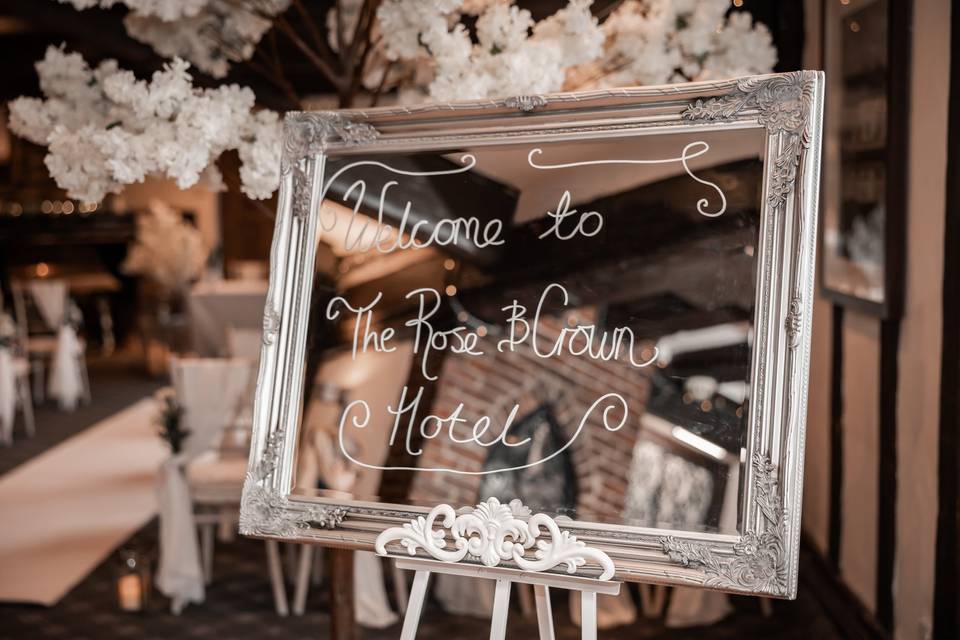 Welcome mirror