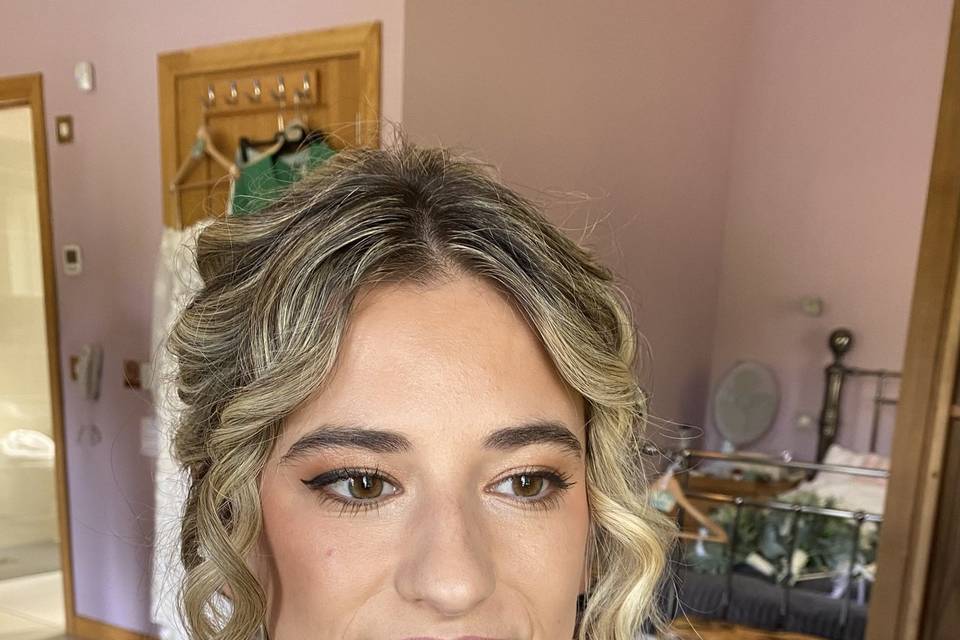 Bridesmaid makeup