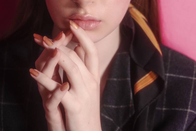 Glowing natural makeup