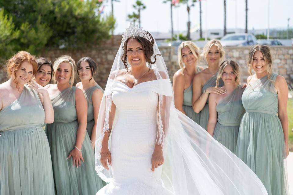 Bride and bridemaids shoot