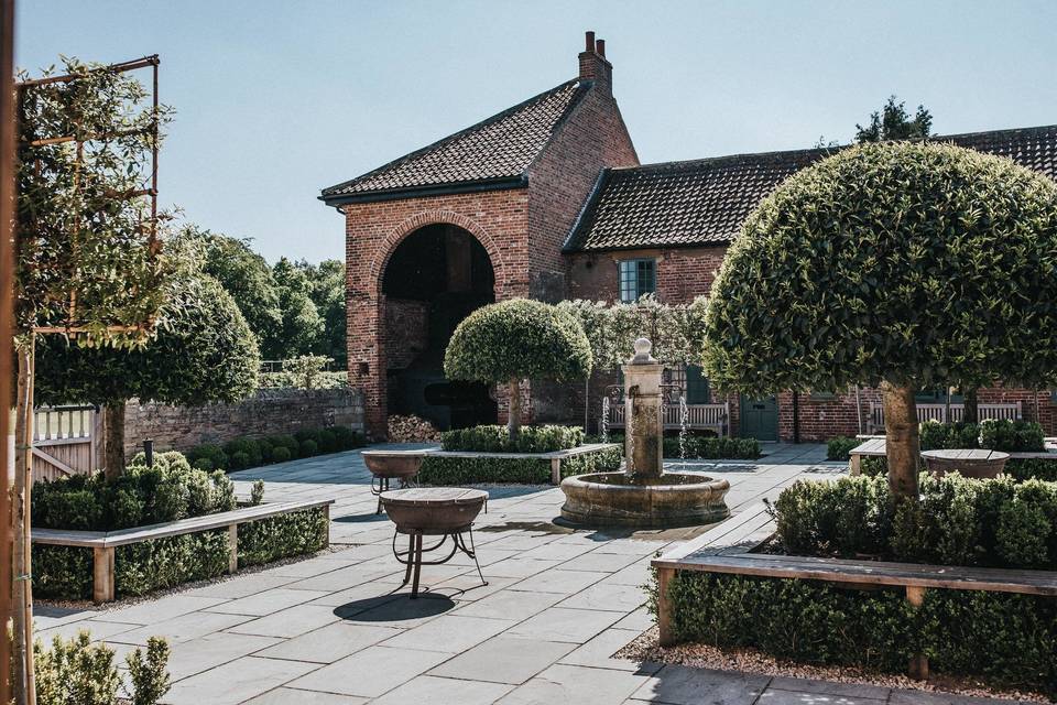 Elegant courtyards