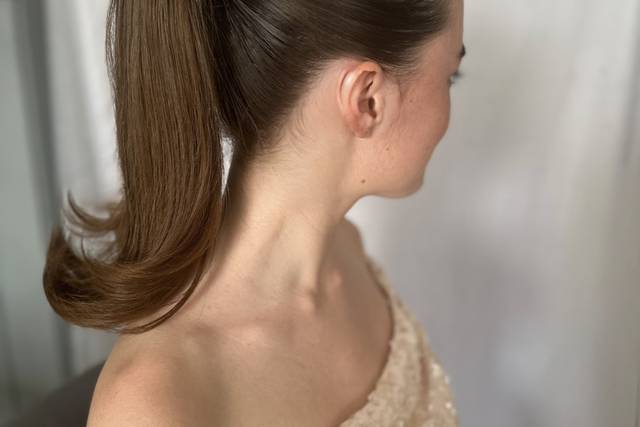 Modern ponytail