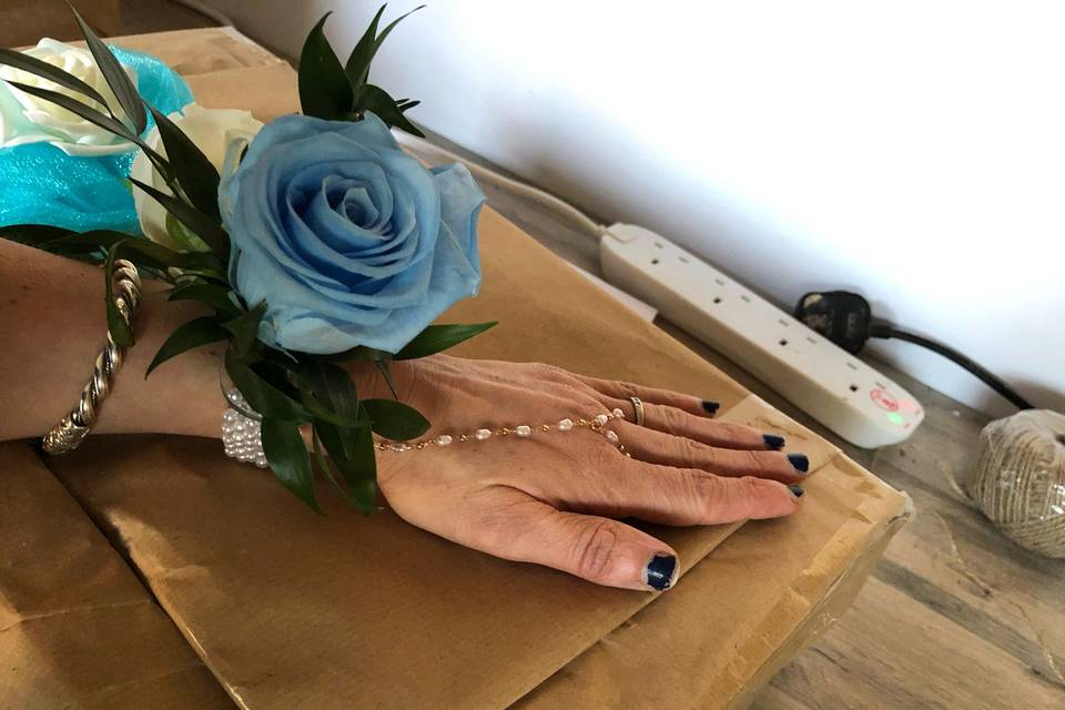 Wrist corsage