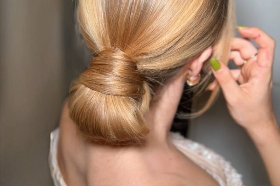 Chignon bun
