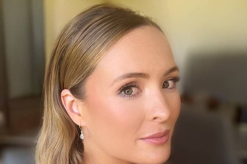 Modern wave sleek back
