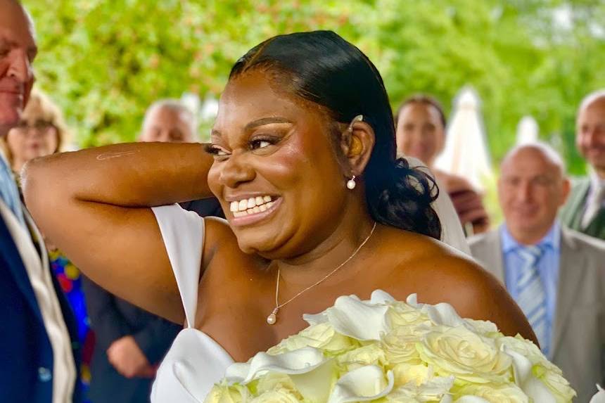Kelia with a bouquet