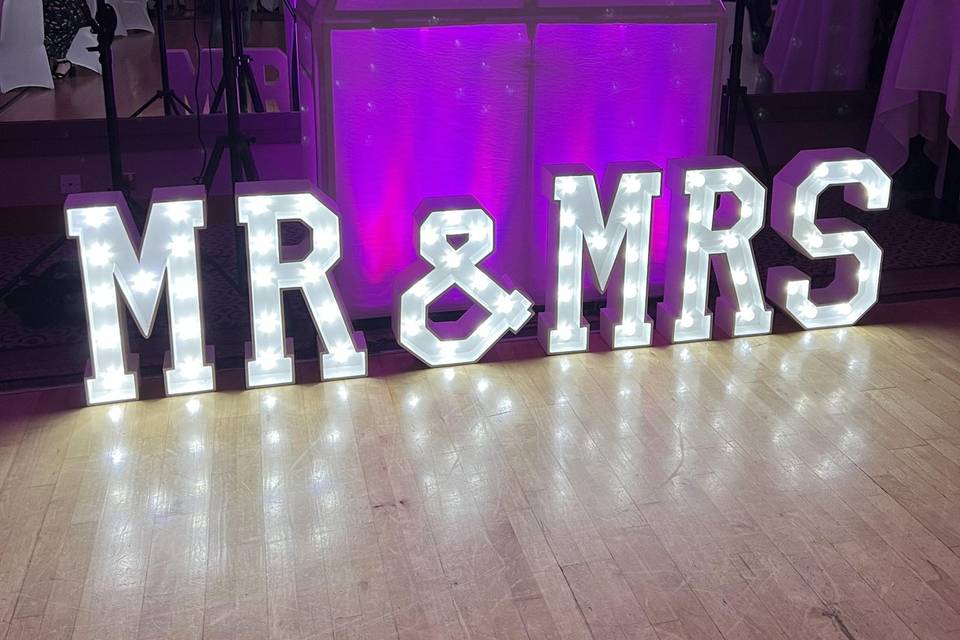 Mr & Mrs letters