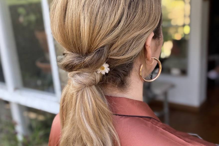 Textured low pony