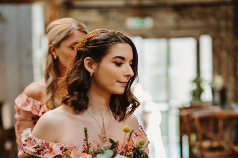 Bridesmaid loose wave