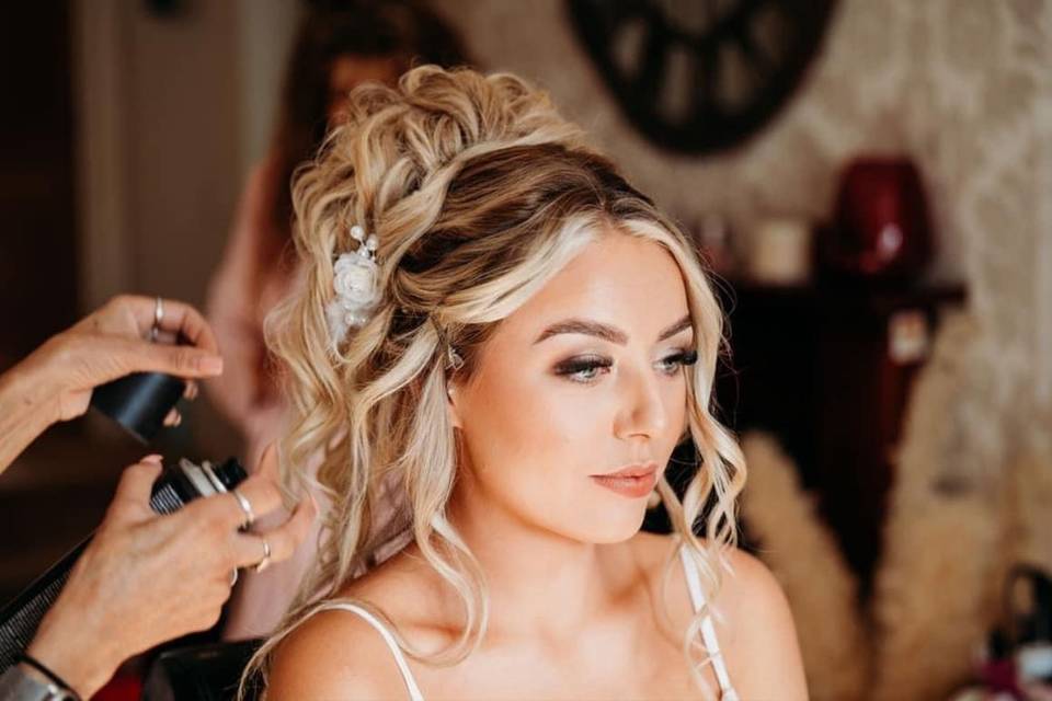 Bridal hair & make up