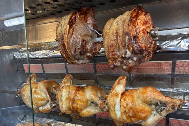 Rotisserie Chicken & Pork. 🐓