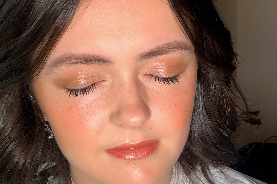 Young bridesmaid makeup