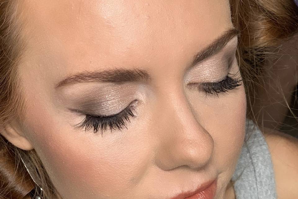 Bridesmaid makeup