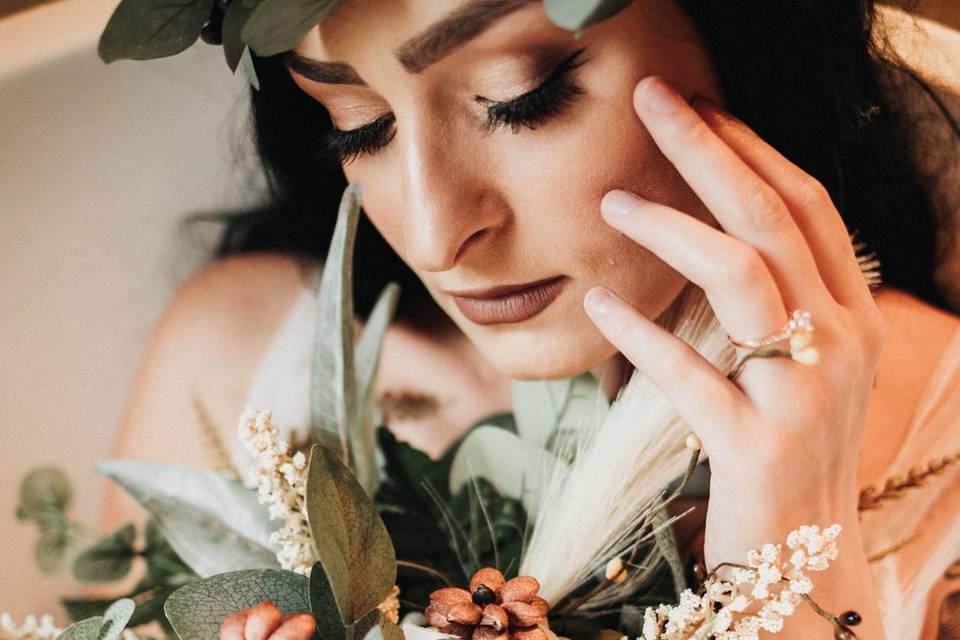 Bride & bouquet