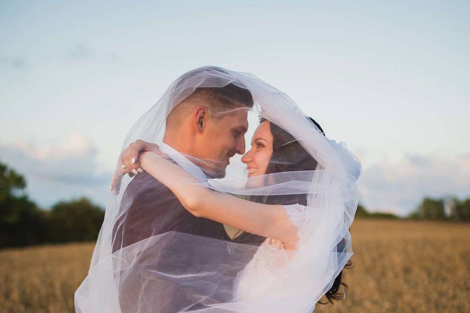 Windblown veil moment