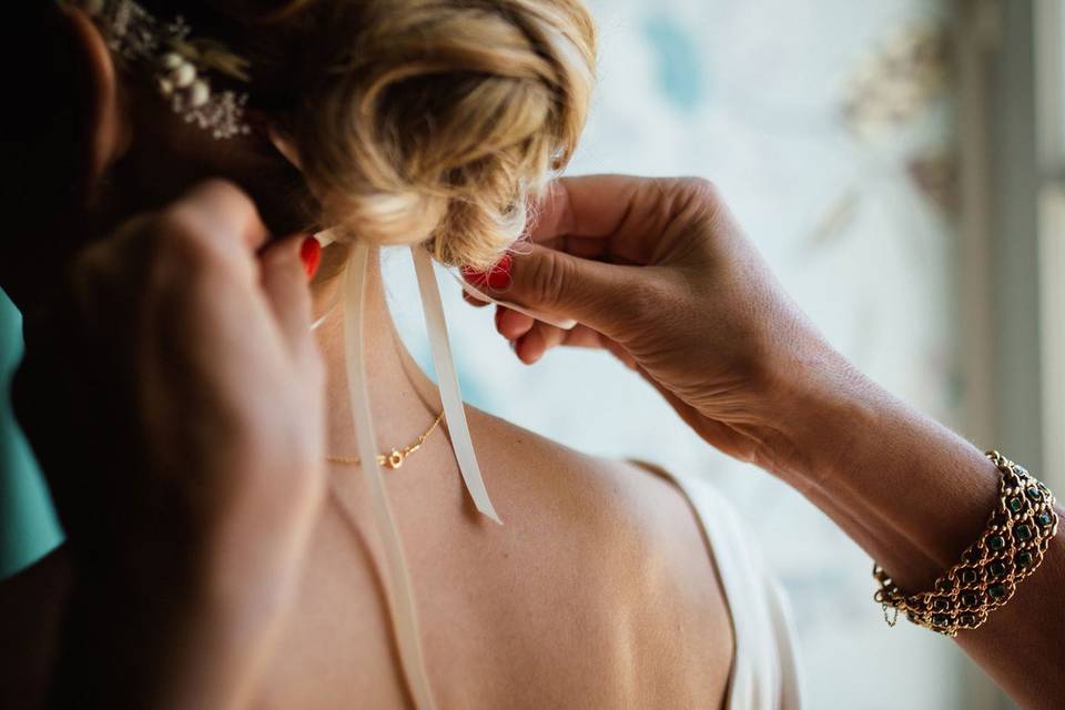 Bridal veil band detail