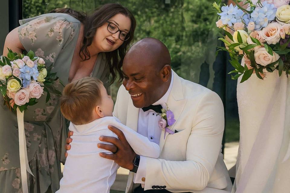 Family moment at the wedding