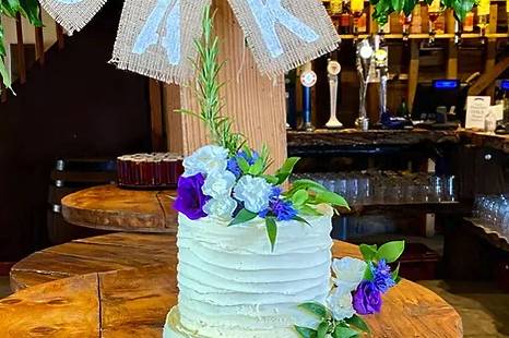 Textured wedding cake