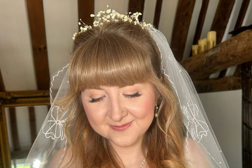 Soft glam bride