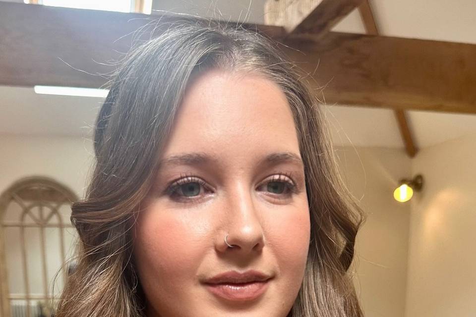 Soft glam bride