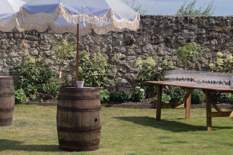 Parasols and Poseur barrels