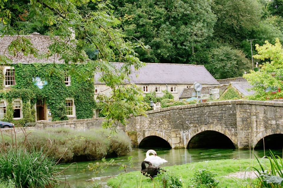 The Swan at Bibury Hotel in Gloucestershire : Great Deals & Price Match  Guarantee