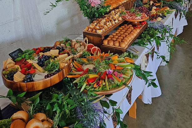 Grande Ultimate Grazing Table