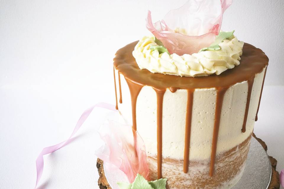 Elegant drip cake