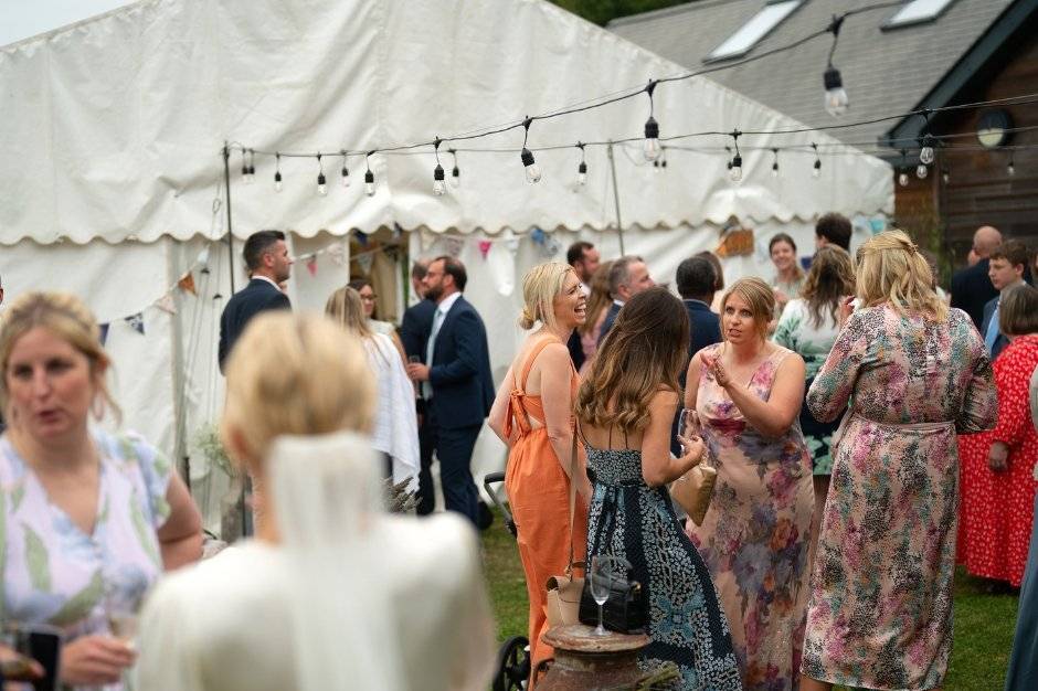 Chic Events Under Festoons