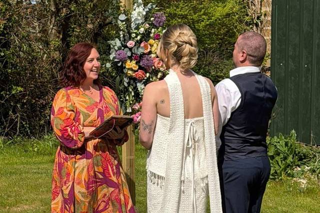 Alexandra Vane Celebrant & Storyteller