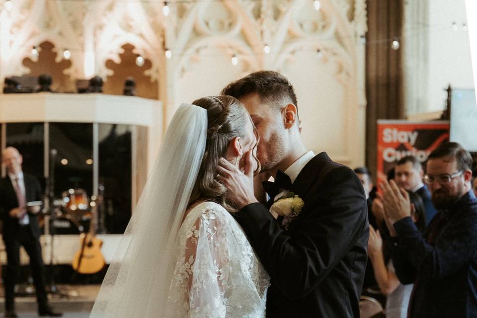 The kiss!