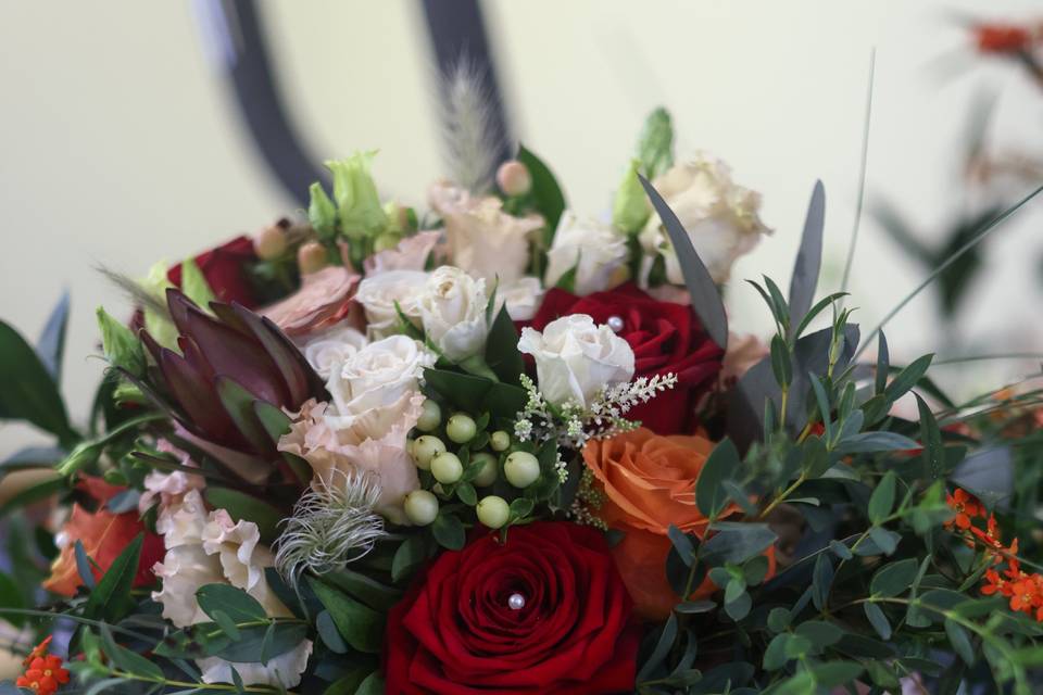 Autumnal brides bouquet