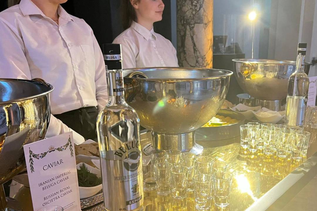 The 10 Best Mobile Bar Services In London Hitched Co Uk   Untitled Design 16 4 344871 169893848479127 