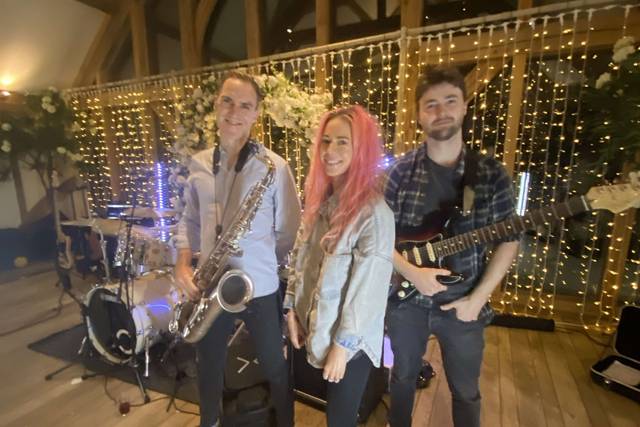 Sax, vocals & guitar