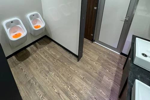 Header tank for water