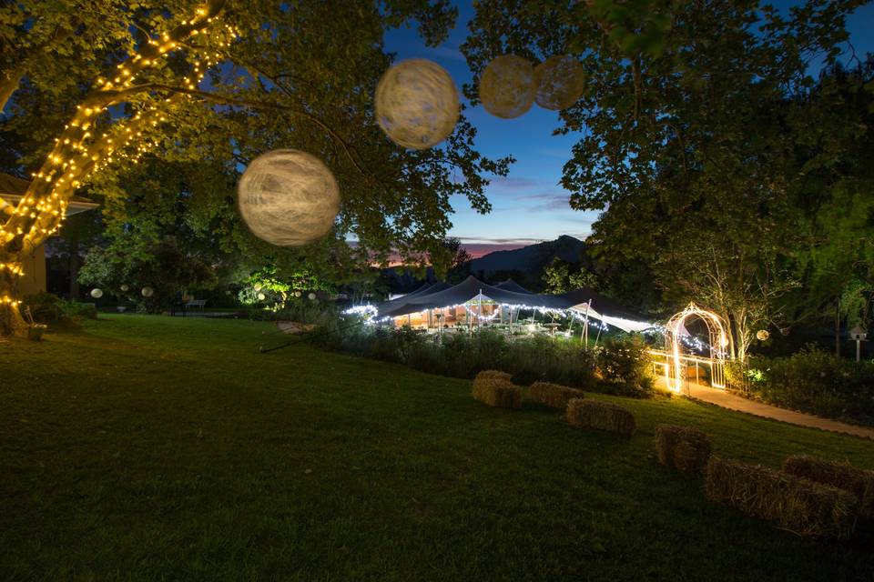 Stretch tent lighting