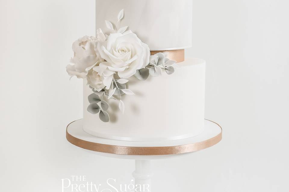 Floating tiers wedding cake