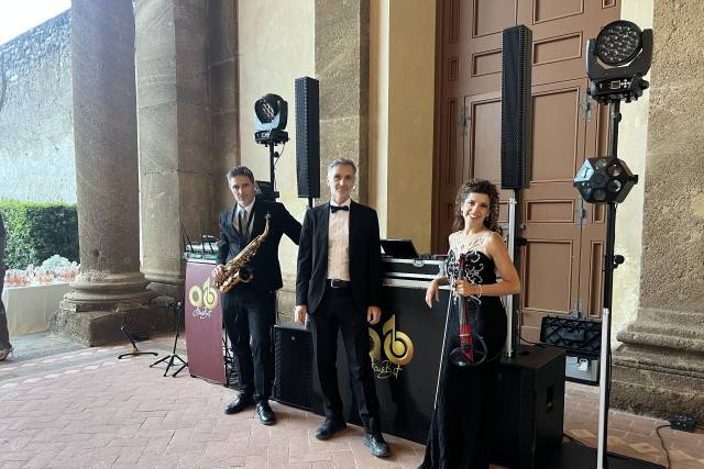 Deejay, sax, violin