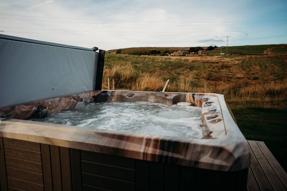 Hot tub honeymoon suite