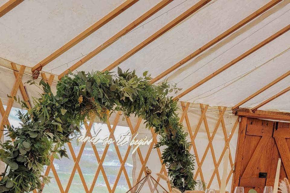 Top Table Wedding Tipi