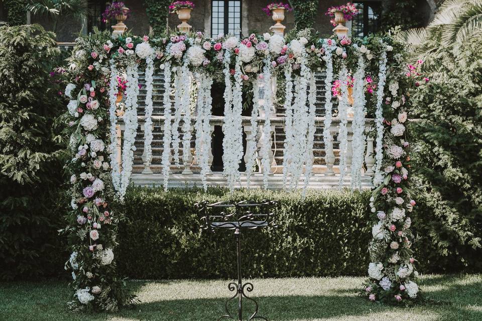 Wedding floral decoration