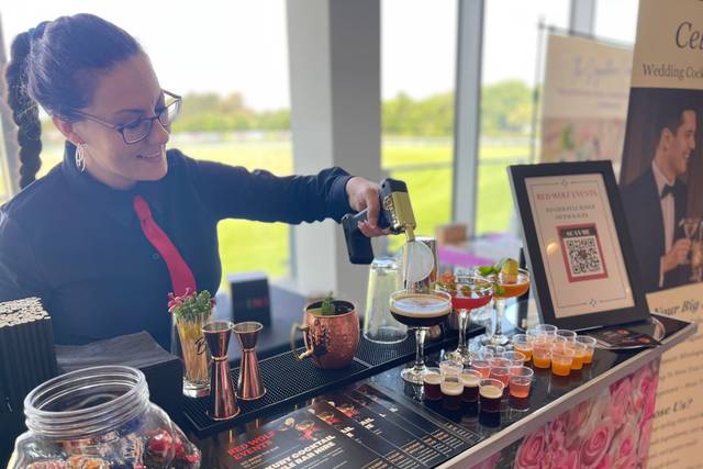 CREATING SMOKEY COCKTAIL